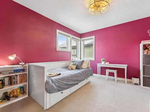 105 Summerstone Lane, Sherwood Park, AB - Indoor Photo Showing Bedroom