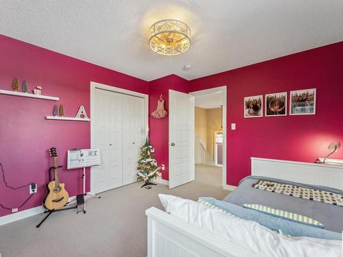 105 Summerstone Lane, Sherwood Park, AB - Indoor Photo Showing Bedroom