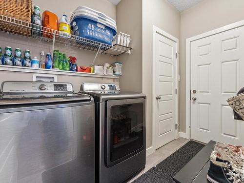 105 Summerstone Lane, Sherwood Park, AB - Indoor Photo Showing Laundry Room