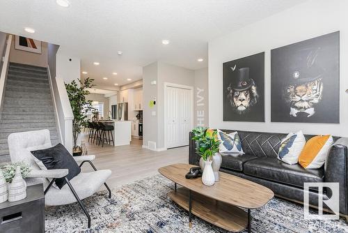 200 Hawthorn Way, Leduc, AB - Indoor Photo Showing Living Room