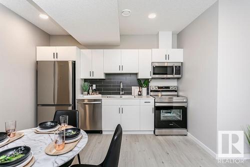 200 Hawthorn Way, Leduc, AB - Indoor Photo Showing Kitchen