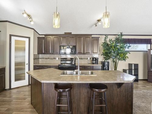 60102 Hwy 827, Rural Thorhild County, AB - Indoor Photo Showing Kitchen With Double Sink