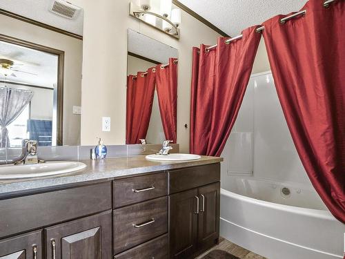 60102 Hwy 827, Rural Thorhild County, AB - Indoor Photo Showing Bathroom