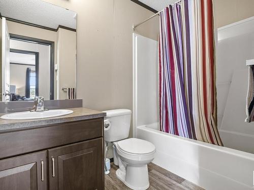 60102 Hwy 827, Rural Thorhild County, AB - Indoor Photo Showing Bathroom