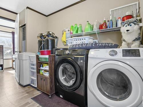 60102 Hwy 827, Rural Thorhild County, AB - Indoor Photo Showing Laundry Room