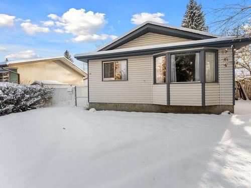 28 Manor Dr, Spruce Grove, AB 