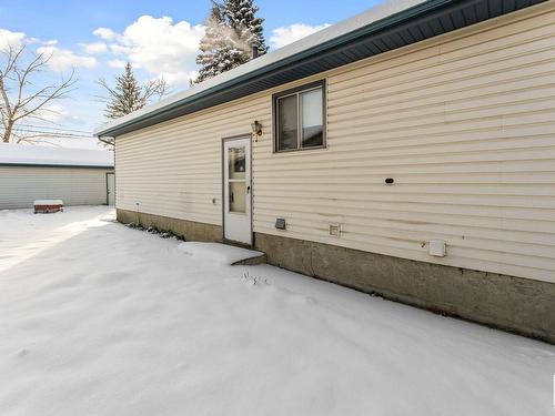 28 Manor Dr, Spruce Grove, AB 