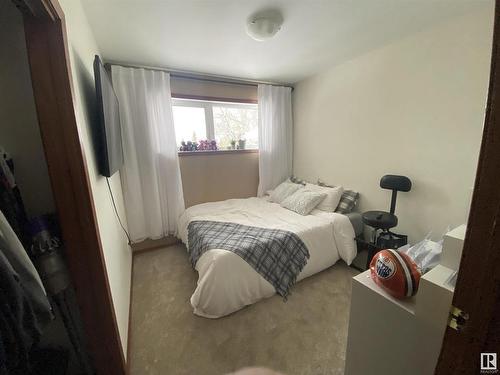 5011 47 Avenue, Stony Plain, AB - Indoor Photo Showing Bedroom