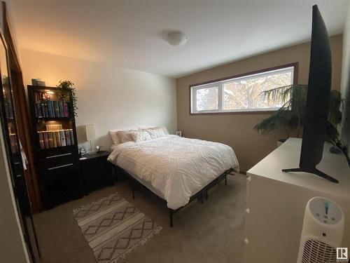 5011 47 Avenue, Stony Plain, AB - Indoor Photo Showing Bedroom