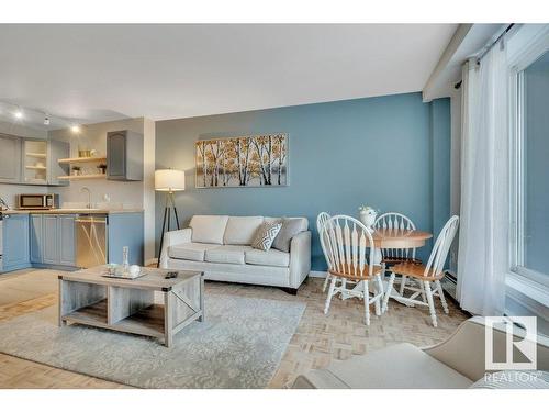 404 11025 Jasper Avenue, Edmonton, AB - Indoor Photo Showing Living Room