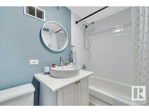 404 11025 Jasper Avenue, Edmonton, AB - Indoor Photo Showing Bathroom