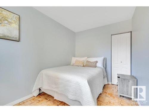 404 11025 Jasper Avenue, Edmonton, AB - Indoor Photo Showing Bedroom