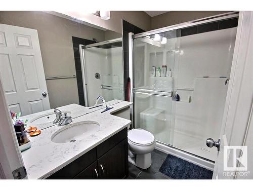 631 56 Street, Edmonton, AB - Indoor Photo Showing Bathroom