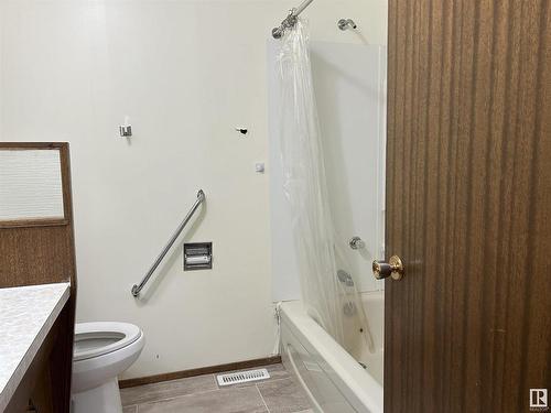 5020 59 Street, Redwater, AB - Indoor Photo Showing Bathroom