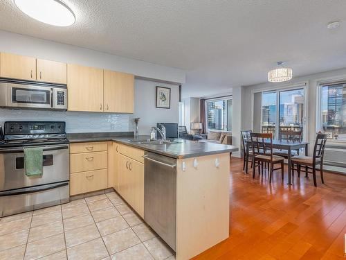 1407 10180 104 Street, Edmonton, AB - Indoor Photo Showing Kitchen