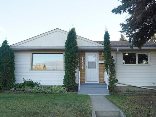 11827 132 Av Nw, Edmonton, AB 