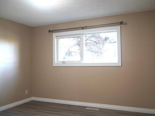 11827 132 Avenue, Edmonton, AB - Indoor Photo Showing Other Room