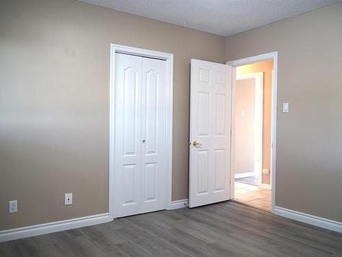 11827 132 Avenue, Edmonton, AB - Indoor Photo Showing Other Room