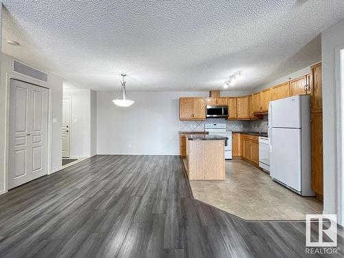 418 16035 132 Street, Edmonton, AB - Indoor Photo Showing Kitchen