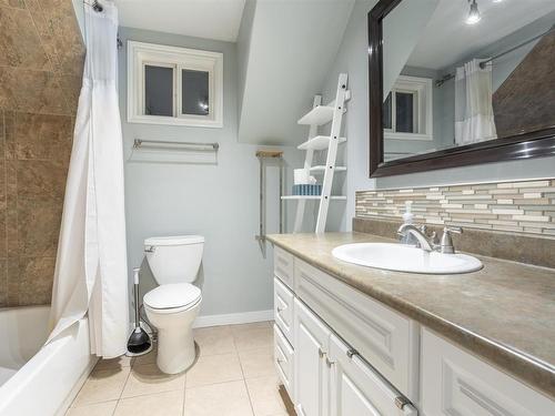 11817 65 Street, Edmonton, AB - Indoor Photo Showing Bathroom