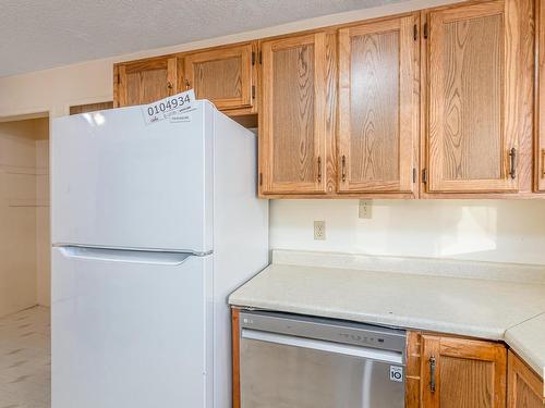 3216 41 Street, Leduc, AB - Indoor Photo Showing Kitchen