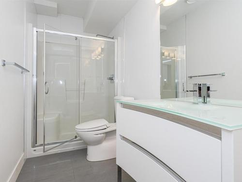 3010 Watson Landing, Edmonton, AB - Indoor Photo Showing Bathroom