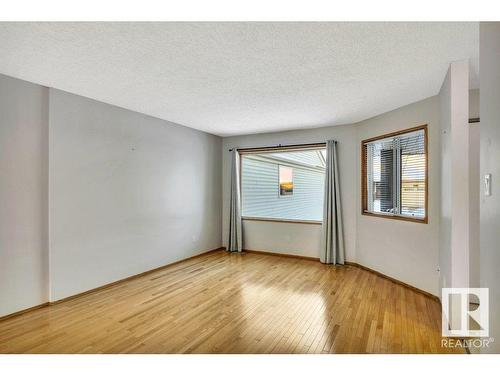 221 Oeming Road, Edmonton, AB - Indoor Photo Showing Other Room