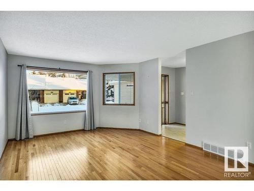 221 Oeming Road, Edmonton, AB - Indoor