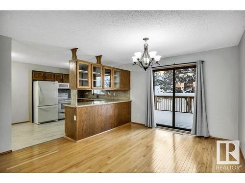 221 Oeming Road, Edmonton, AB - Indoor Photo Showing Kitchen