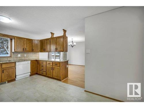 221 Oeming Road, Edmonton, AB - Indoor Photo Showing Kitchen