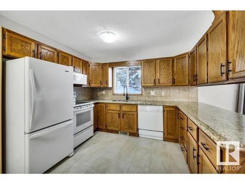 221 Oeming Road, Edmonton, AB - Indoor Photo Showing Kitchen