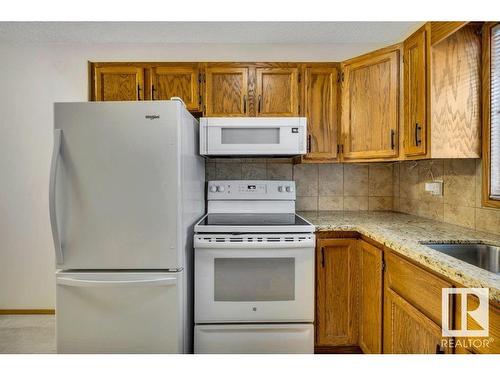 221 Oeming Road, Edmonton, AB - Indoor Photo Showing Kitchen