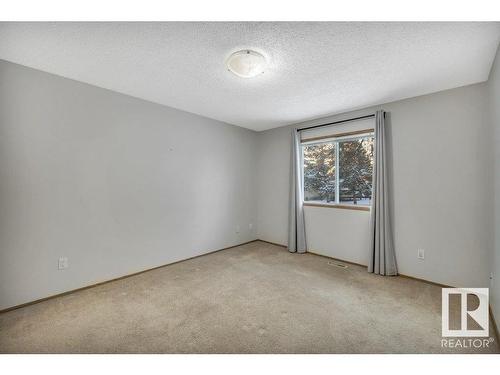 221 Oeming Road, Edmonton, AB - Indoor Photo Showing Other Room