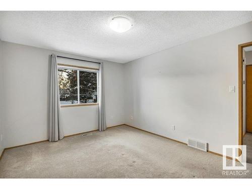 221 Oeming Road, Edmonton, AB - Indoor Photo Showing Other Room