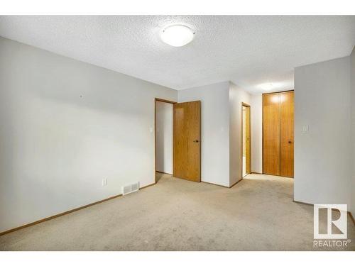 221 Oeming Road, Edmonton, AB - Indoor Photo Showing Other Room