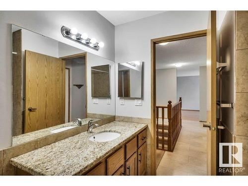 221 Oeming Road, Edmonton, AB - Indoor Photo Showing Bathroom