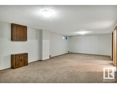 221 Oeming Road, Edmonton, AB - Indoor Photo Showing Other Room