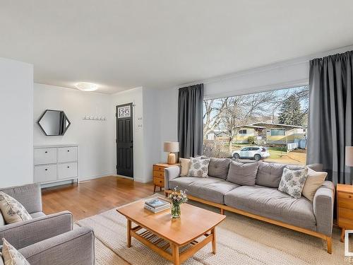 10170 88 Street, Edmonton, AB - Indoor Photo Showing Living Room