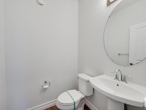 101 804 Welsh Drive, Edmonton, AB - Indoor Photo Showing Bathroom