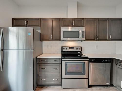 101 804 Welsh Drive, Edmonton, AB - Indoor Photo Showing Kitchen