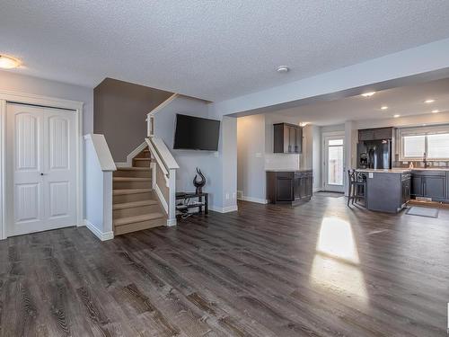 327 Nelson Drive, Spruce Grove, AB - Indoor Photo Showing Living Room