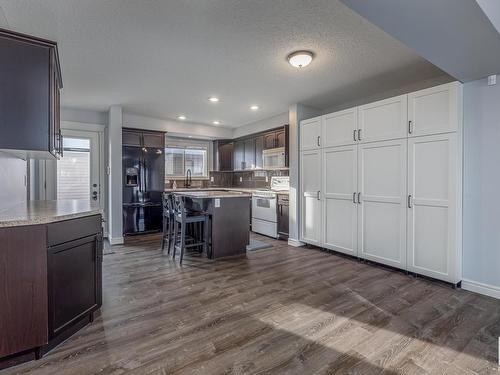 327 Nelson Drive, Spruce Grove, AB - Indoor Photo Showing Kitchen