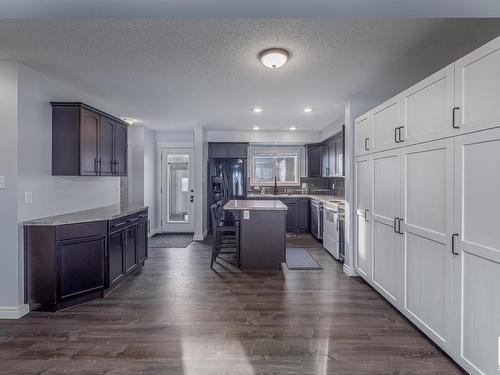 327 Nelson Drive, Spruce Grove, AB - Indoor Photo Showing Kitchen