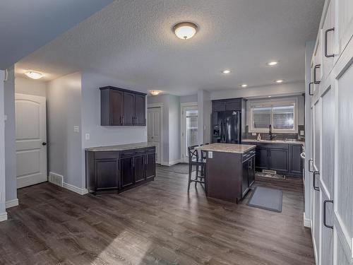 327 Nelson Drive, Spruce Grove, AB - Indoor Photo Showing Kitchen