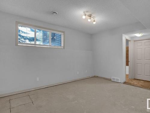 41 1650 Towne Center Boulevard, Edmonton, AB - Indoor Photo Showing Other Room