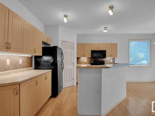 41 1650 Towne Center Boulevard, Edmonton, AB - Indoor Photo Showing Kitchen