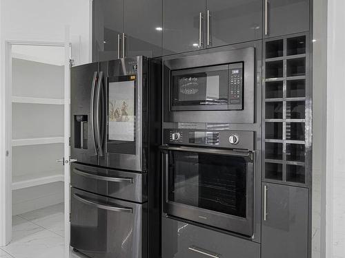 6059 Crawford Drive Sw, Edmonton, AB - Indoor Photo Showing Kitchen