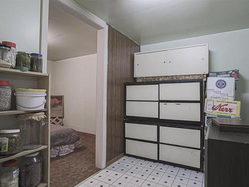 11219 104 Street, Edmonton, AB - Indoor Photo Showing Bedroom