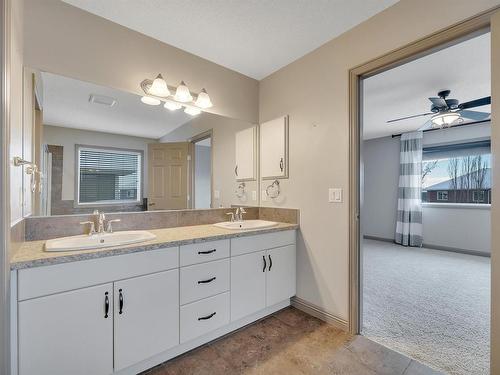 9 Southfork Close, Leduc, AB - Indoor Photo Showing Bathroom