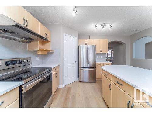 1817 Towne Centre Boulevard, Edmonton, AB - Indoor Photo Showing Kitchen